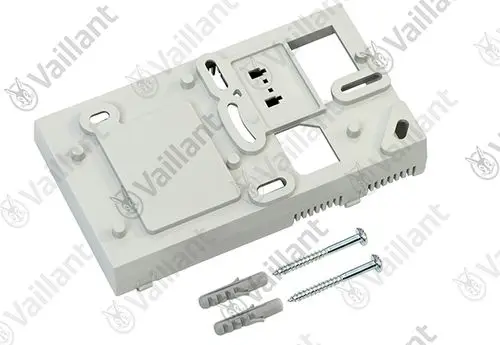 Vaillant Montageplatte in heller Farbe für die Installation, inklusive zwei Schrauben und Dübel, mit Ausschnitten für Anschlüsse und Montagemöglichkeiten.